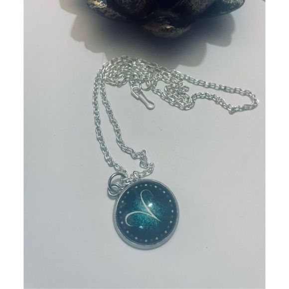 ARIES GLOW IN THE DARK ZODIAC HOROSCOPE STAR SIGN NECKLACE - Picture 3 of 13